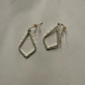 Kendra Scott Sophie Drop Earrings in Gold